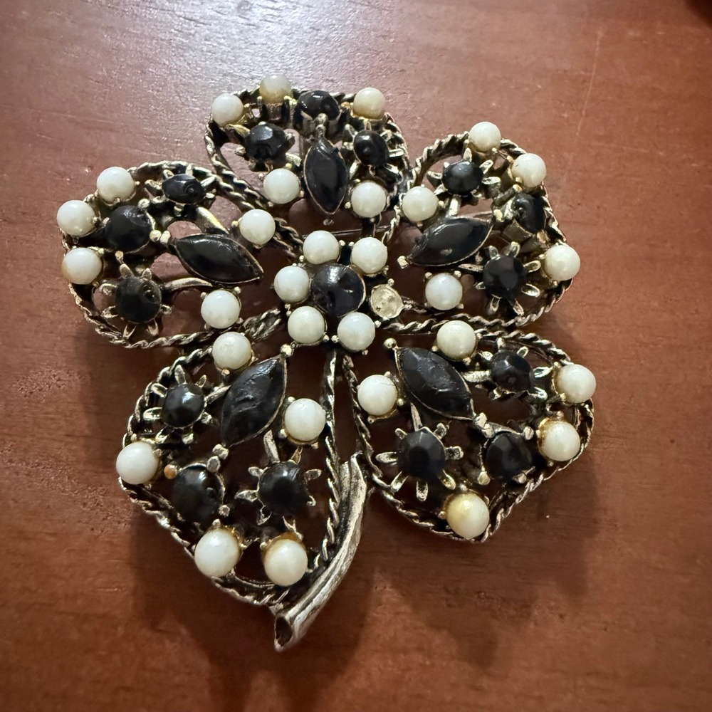 Whimsigoth Vintage Faux Pearl & Black Stone Flower Brooch/Pendant